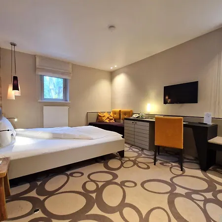 מלון Ringhotel Schorfheide I Waldresort Werbellinsee 4*